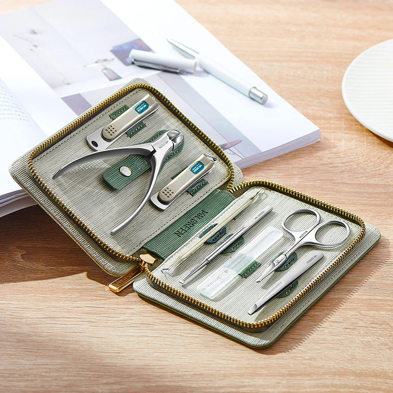 Mr. Green Stainless Steel Manicure And Pedicure Set Travel Case