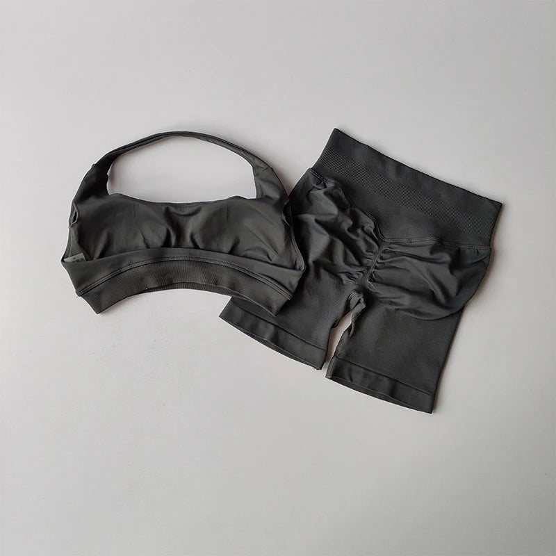 Seamless Breathable Yoga Bra And Shorts Set For Training
